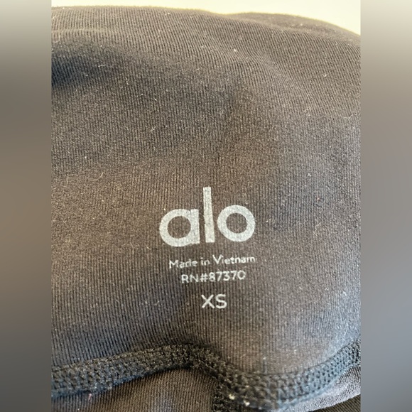 Alo Yoga Leggings - Picture 3 of 4